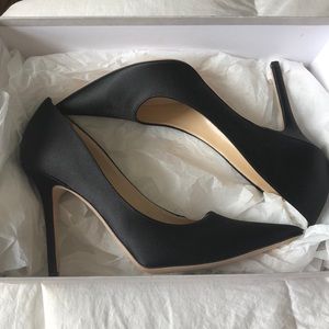 Jimmy Choo - 38.5 - Satin pointy toe pump